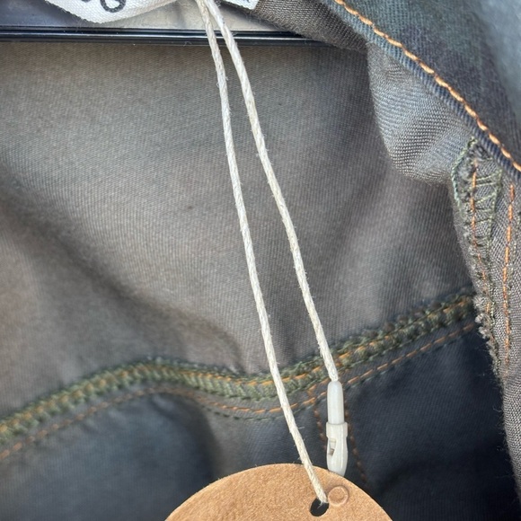 Essue Women’s Studded Button up Crop Camouflage Jacket!  Button detail Button - Picture 10 of 10